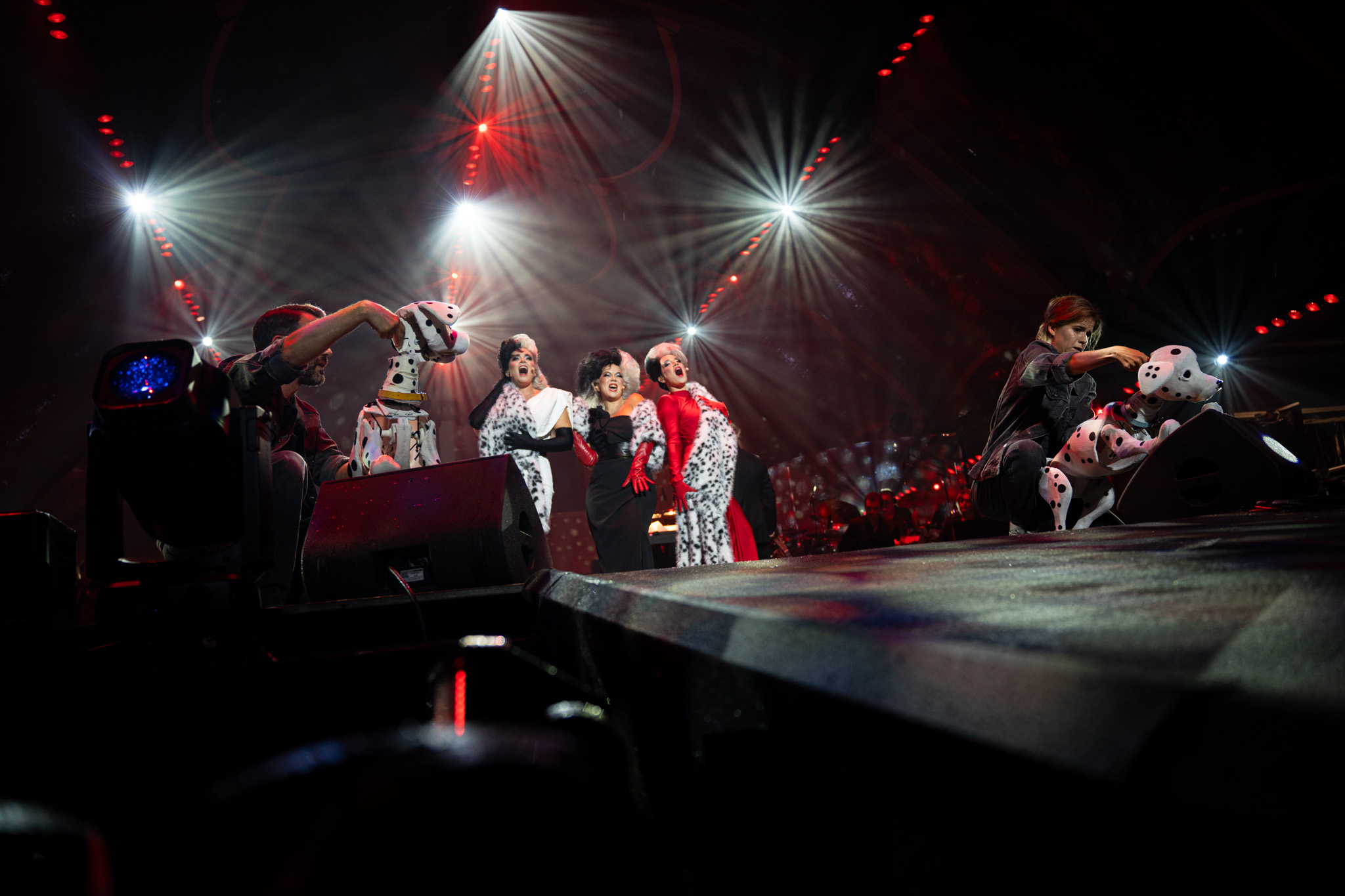 Cast van 101 Dalmatiërs tijdens de Musical Awards Kick-Off