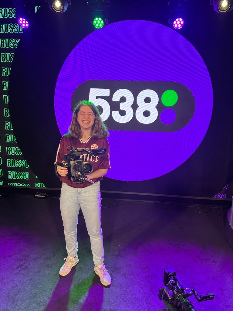 Fleur met camera bij Radio 538